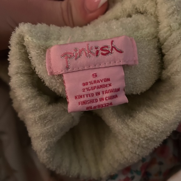 green turtleneck - Picture 4 of 4